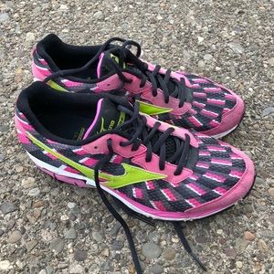 Mizuno Wave Elixer 8 Running Shoes